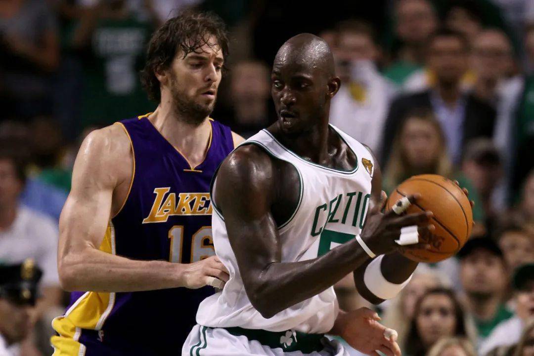 成绩让他在 成绩让他在