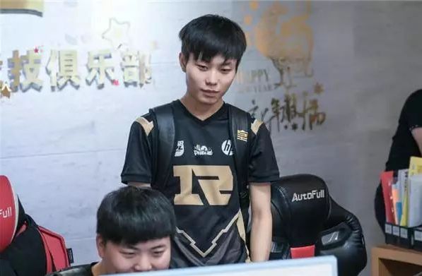 还反映了他 还反映了他