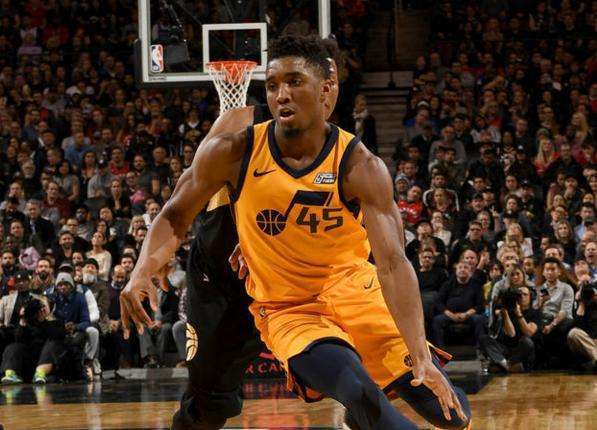 继续坚持自 继续坚持自